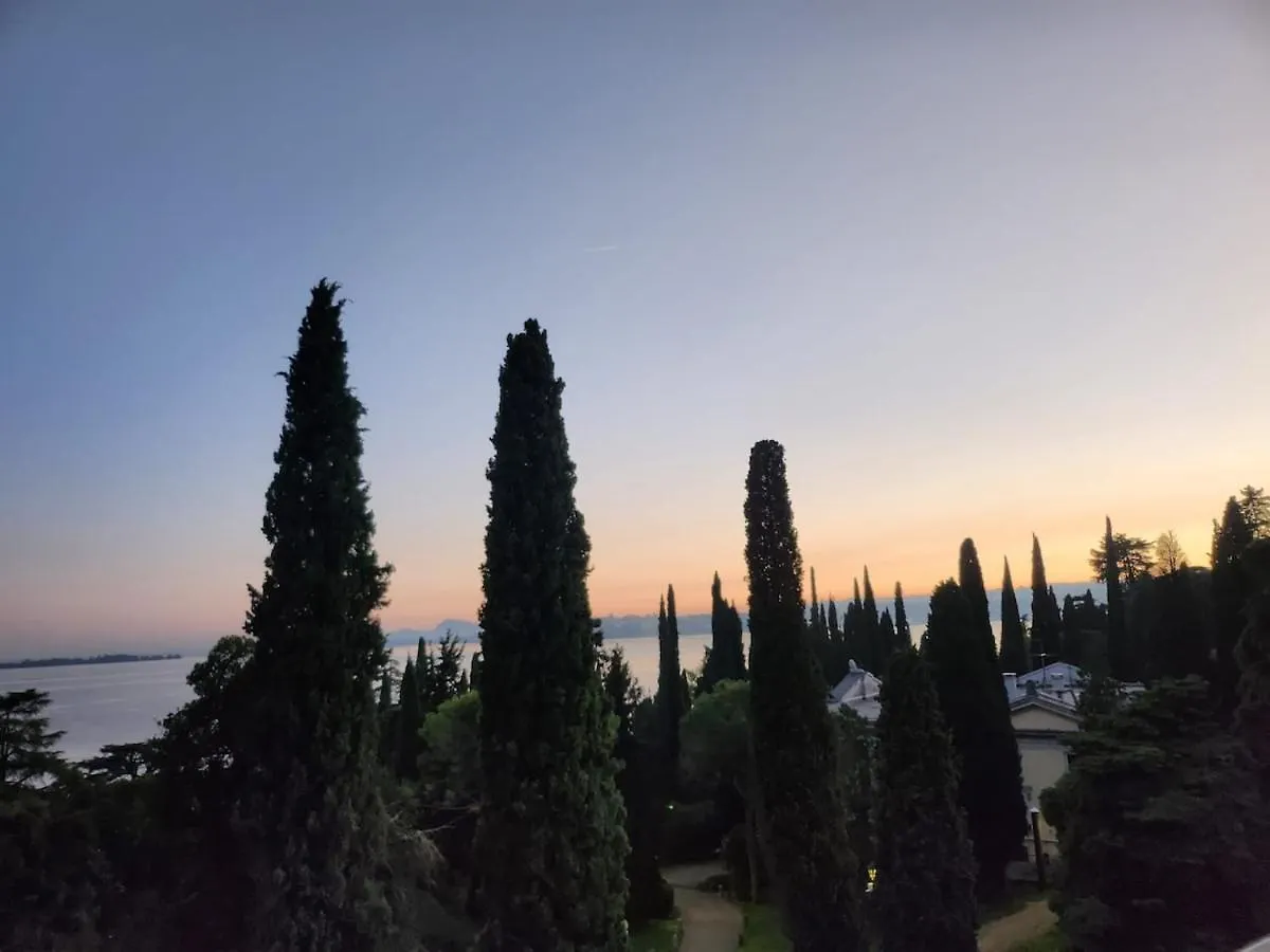 Room402 With Lake View Gardone Riviera 0*,