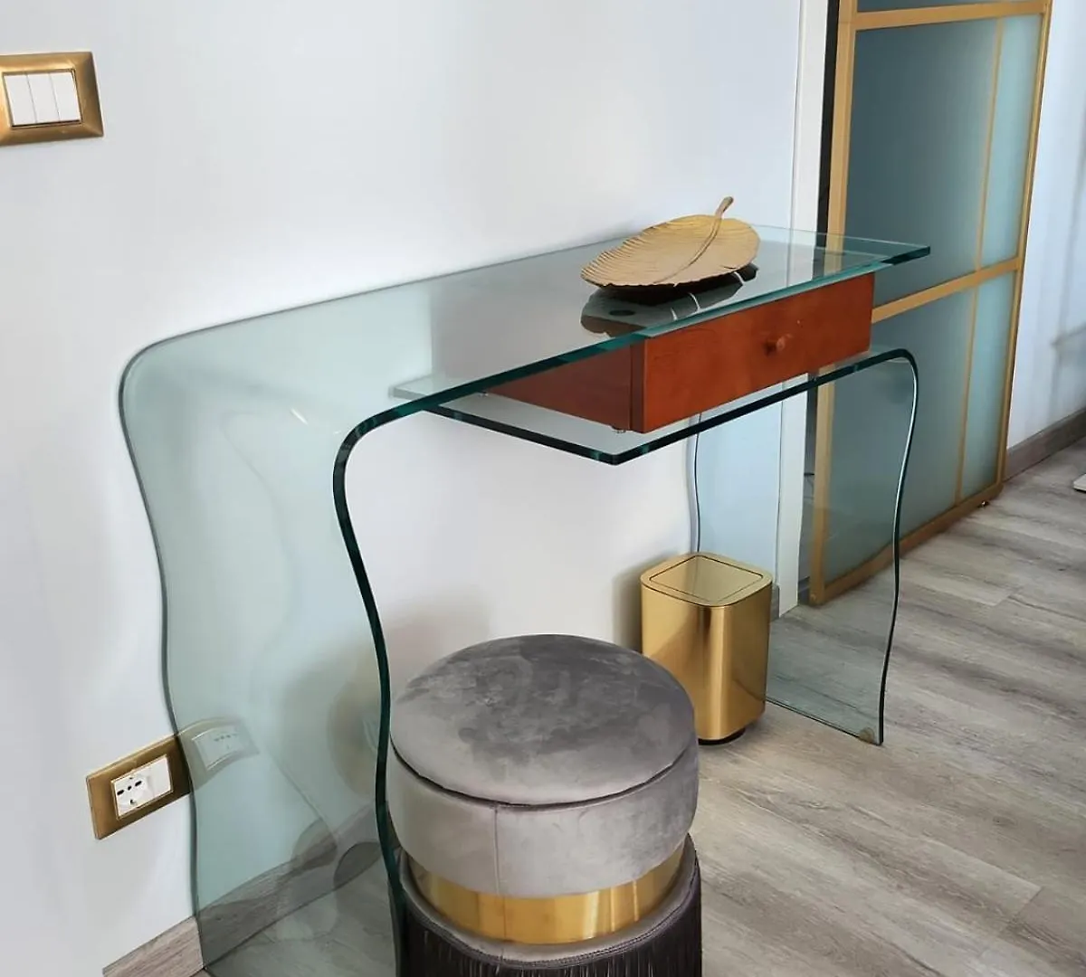 Room402 With Lake View Gardone Riviera